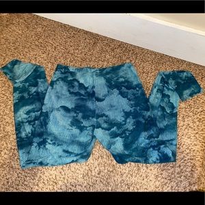 cute pastel blue leggings!